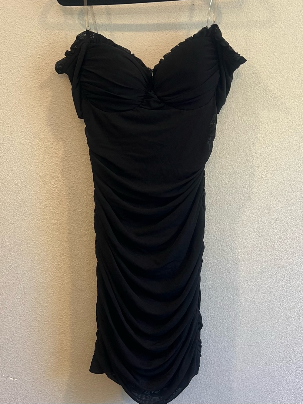 Windsor Black One-Shoulder Ruched Cocktail Dress size (M)